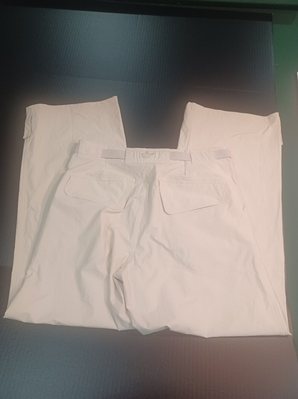 adidas Women's Cream Cargo Pants with Belted Waist Size 4 - Picture 6 of 8